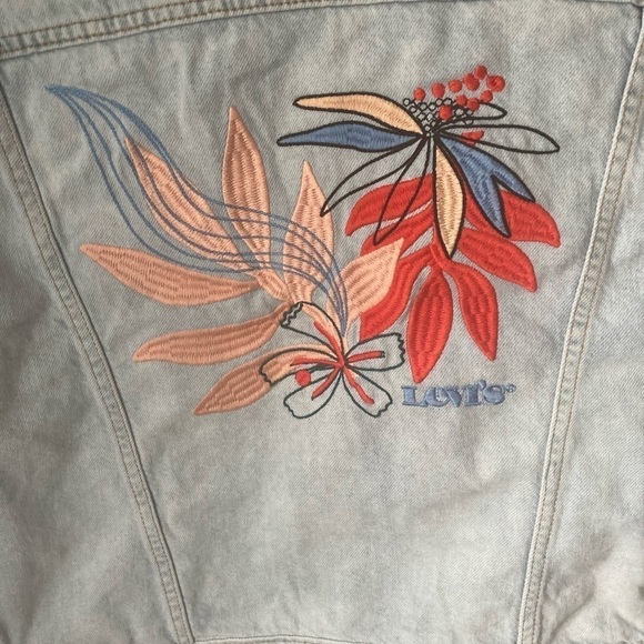 Limited Edition Levi’s Art Class Ex-boyfriend Trucker Jacket NWT S - Picture 4 of 11